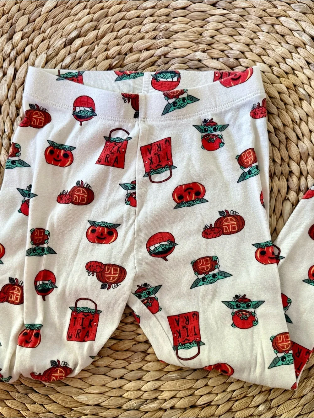 Gap Kids Star Wars Grogu Two Piece Pajamas Sz 6 Years